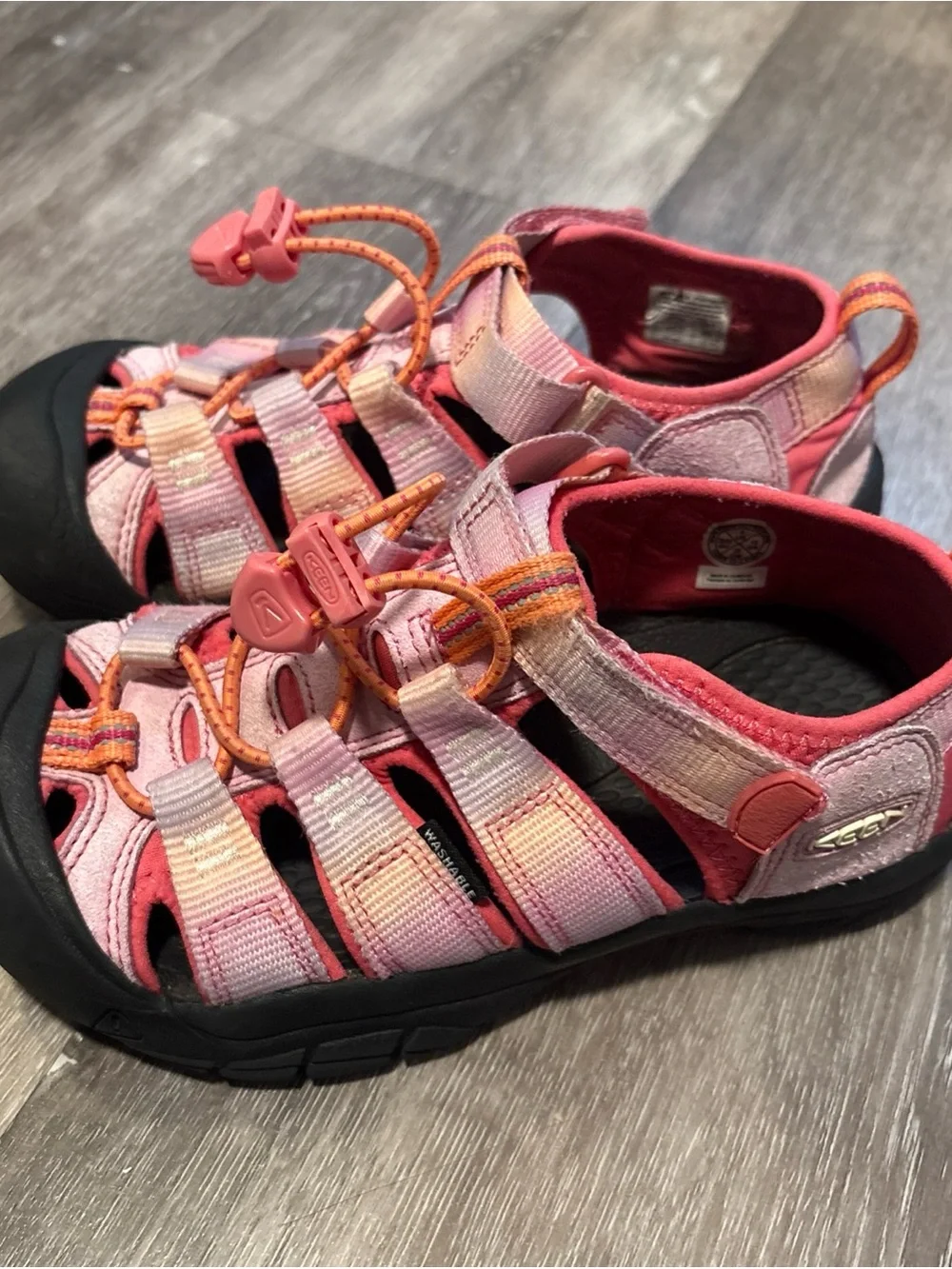 Keen Girls Rubber Toe Newport Hiking Walking Sandals Size 1 Pink Multi